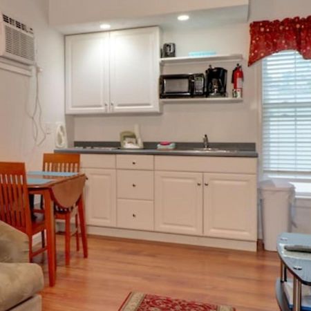Carriage House Motel Cottages & Suites Уэллс Экстерьер фото
